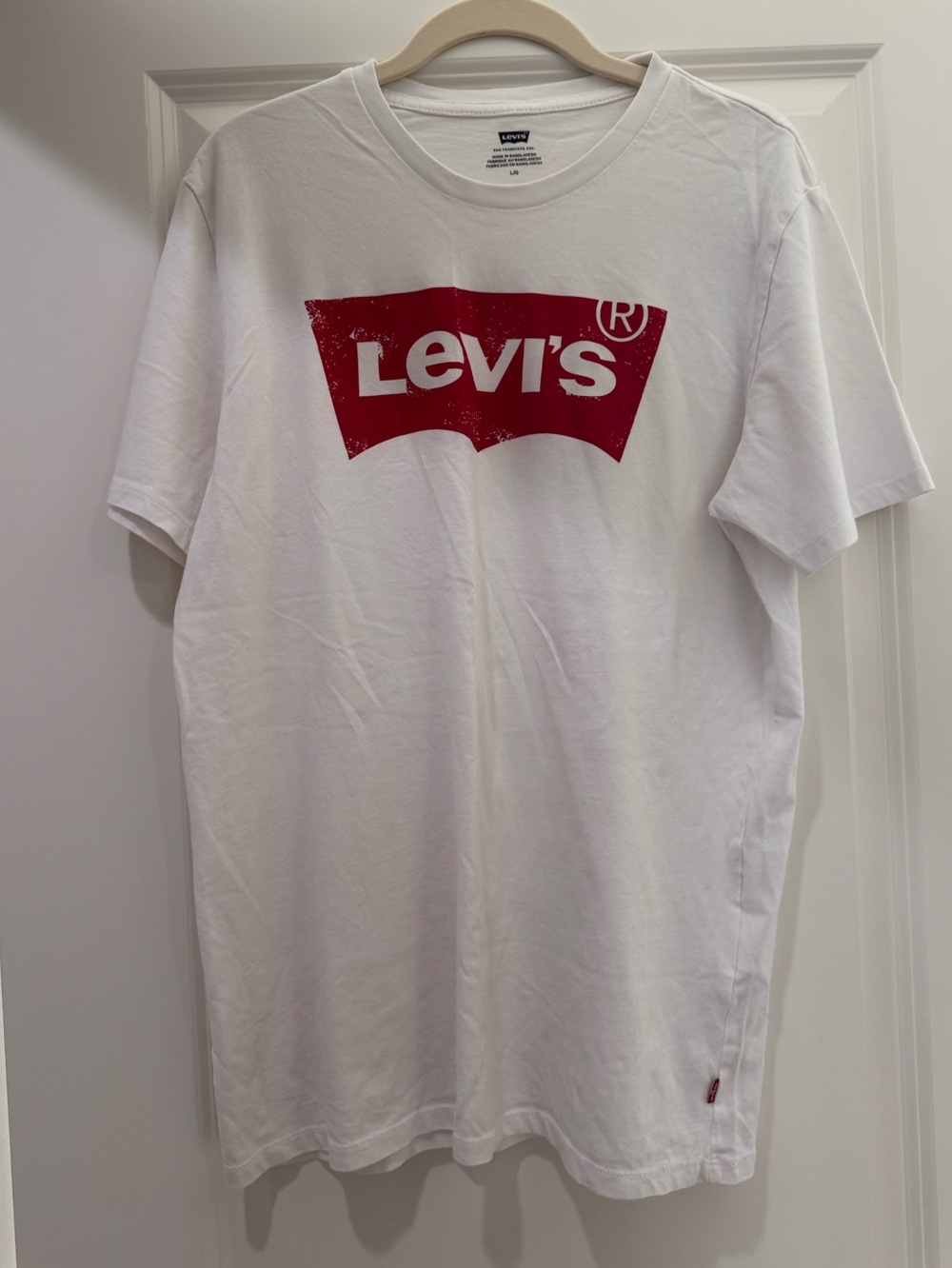 Levi's White Short Sleeve Tee with Red Logo Size L